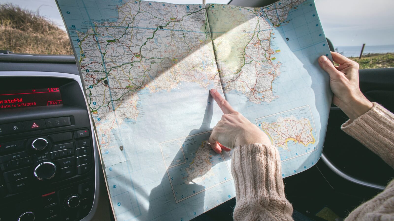 Map finding location for travel